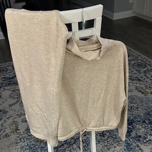 Lou & Grey Beige Cozy Lounge Set